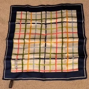 Used coach scarf (100% silk), look new